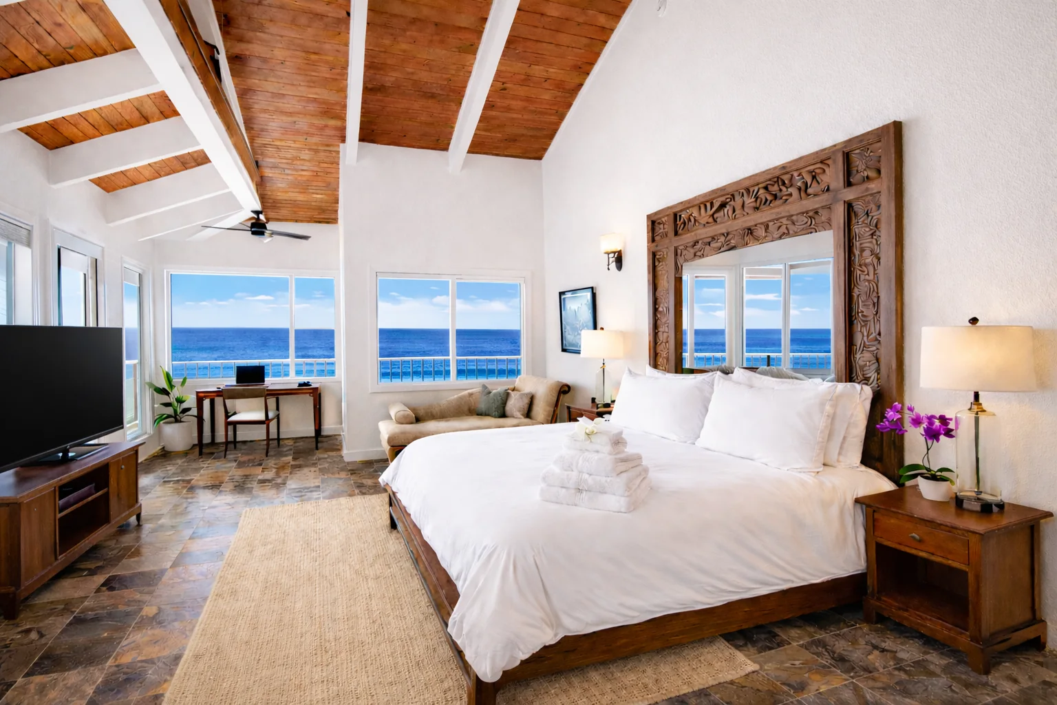 A guest suite at Hawaii Wellness Retreat